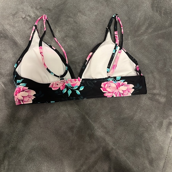 Floral Bikini Top! In great condition, only worn once. - Picture 2 of 2